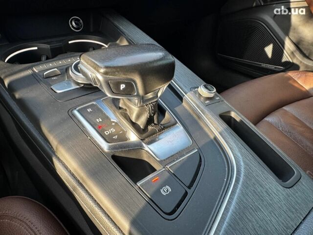 Білий Ауді А4, об'ємом двигуна 2 л та пробігом 146 тис. км за 19990 $, фото 29 на Automoto.ua