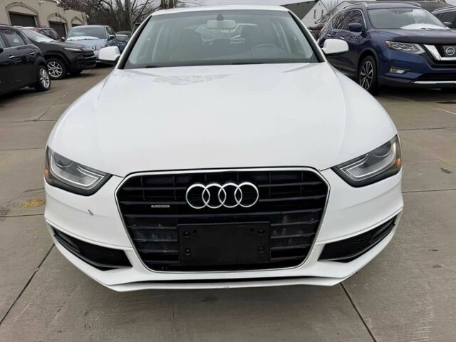 Білий Ауді А4, об'ємом двигуна 2 л та пробігом 75 тис. км за 3800 $, фото 1 на Automoto.ua