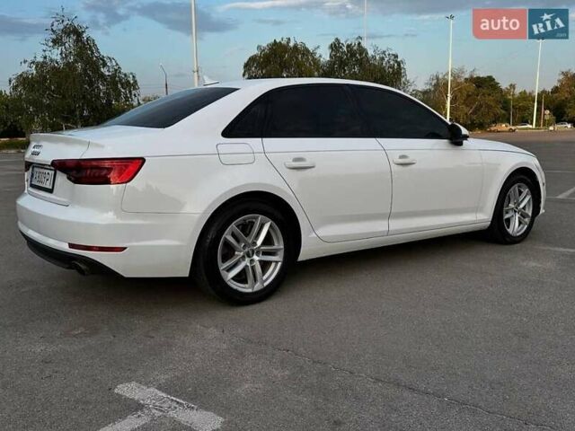 Белый Ауди А4, объемом двигателя 1.98 л и пробегом 175 тыс. км за 16000 $, фото 8 на Automoto.ua