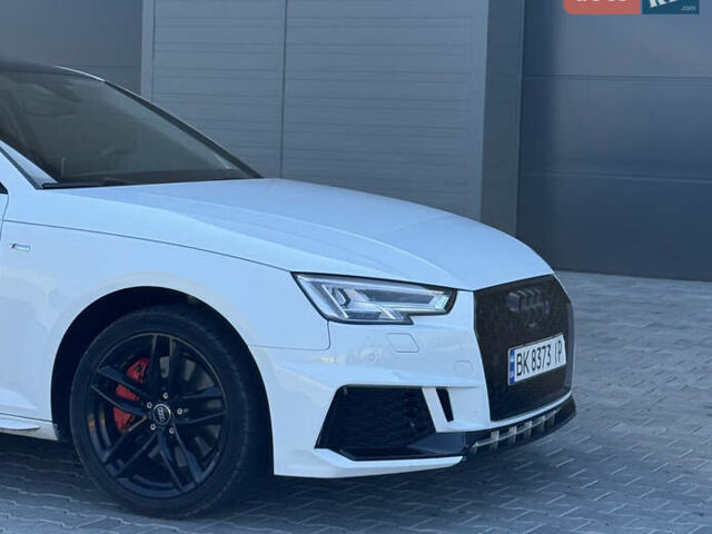 Білий Ауді А4, об'ємом двигуна 2 л та пробігом 194 тис. км за 18000 $, фото 17 на Automoto.ua