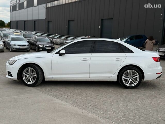 Білий Ауді А4, об'ємом двигуна 2 л та пробігом 143 тис. км за 18790 $, фото 4 на Automoto.ua