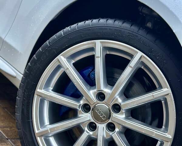 Білий Ауді А4, об'ємом двигуна 2 л та пробігом 44 тис. км за 15999 $, фото 14 на Automoto.ua