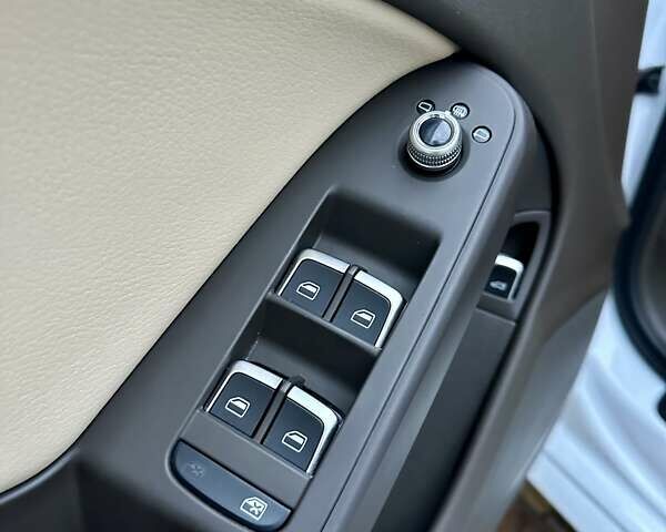 Білий Ауді А4, об'ємом двигуна 2 л та пробігом 44 тис. км за 15999 $, фото 47 на Automoto.ua