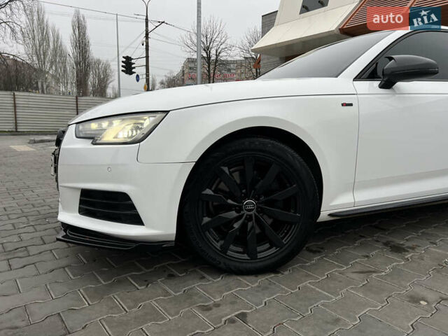 Білий Ауді А4, об'ємом двигуна 2 л та пробігом 84 тис. км за 20000 $, фото 5 на Automoto.ua