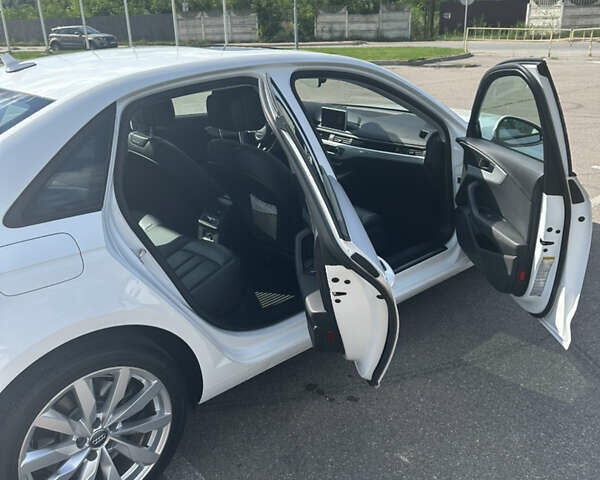 Белый Ауди А4, объемом двигателя 2 л и пробегом 173 тыс. км за 21000 $, фото 10 на Automoto.ua