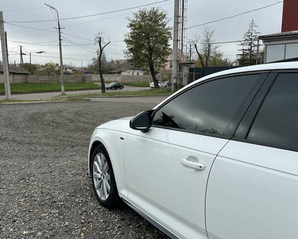 Белый Ауди А4, объемом двигателя 2 л и пробегом 82 тыс. км за 20000 $, фото 9 на Automoto.ua