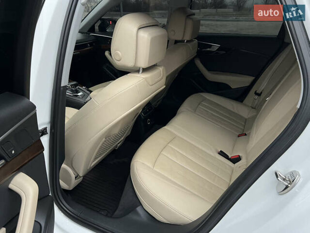 Білий Ауді А4, об'ємом двигуна 2 л та пробігом 84 тис. км за 20000 $, фото 40 на Automoto.ua