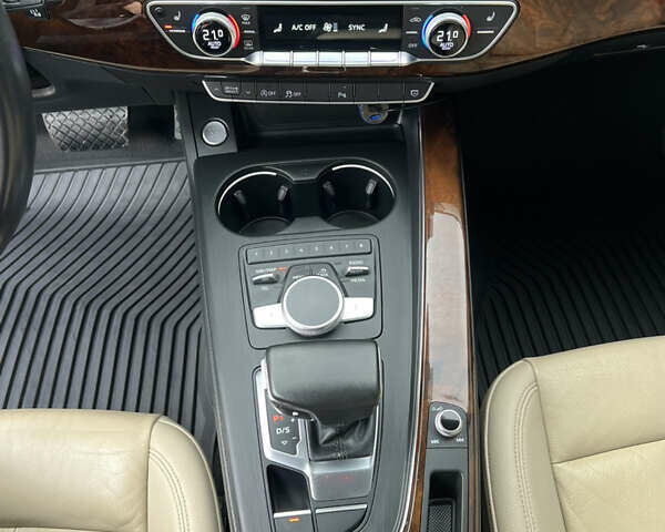 Белый Ауди А4, объемом двигателя 2 л и пробегом 82 тыс. км за 20000 $, фото 26 на Automoto.ua