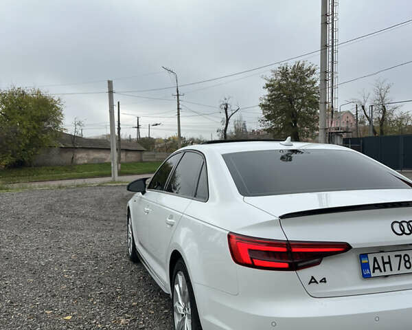 Белый Ауди А4, объемом двигателя 2 л и пробегом 82 тыс. км за 20000 $, фото 11 на Automoto.ua