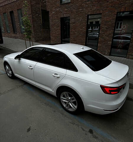 Белый Ауди А4, объемом двигателя 1.98 л и пробегом 144 тыс. км за 15300 $, фото 8 на Automoto.ua