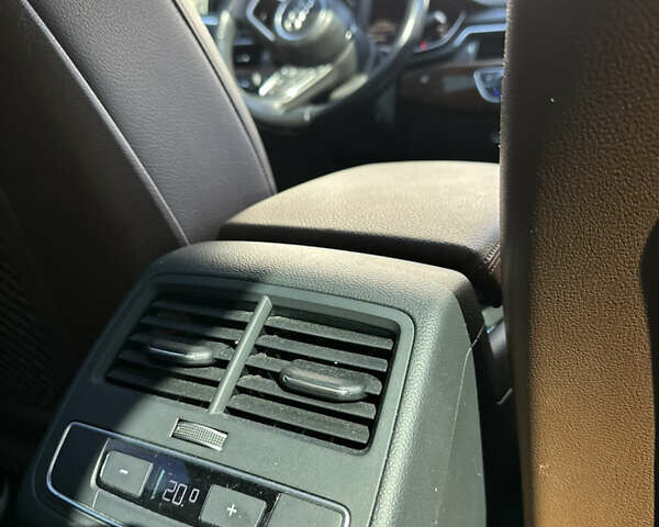 Білий Ауді А4, об'ємом двигуна 2 л та пробігом 124 тис. км за 18900 $, фото 12 на Automoto.ua