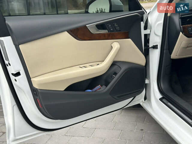 Білий Ауді А4, об'ємом двигуна 1.98 л та пробігом 199 тис. км за 17000 $, фото 22 на Automoto.ua