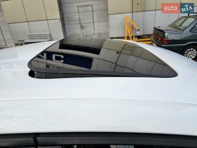 Білий Ауді А4, об'ємом двигуна 1.98 л та пробігом 156 тис. км за 17500 $, фото 10 на Automoto.ua