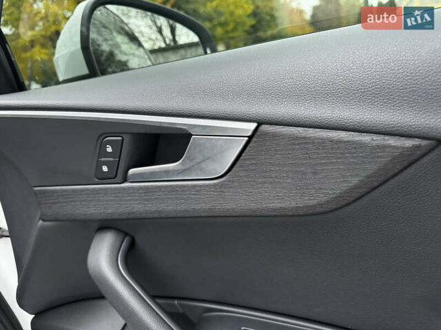 Білий Ауді А4, об'ємом двигуна 1.98 л та пробігом 49 тис. км за 19500 $, фото 17 на Automoto.ua