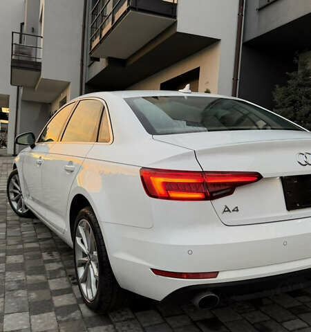 Белый Ауди А4, объемом двигателя 2 л и пробегом 336 тыс. км за 10700 $, фото 3 на Automoto.ua