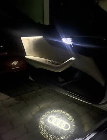 Білий Ауді А4, об'ємом двигуна 1.98 л та пробігом 199 тис. км за 17000 $, фото 33 на Automoto.ua