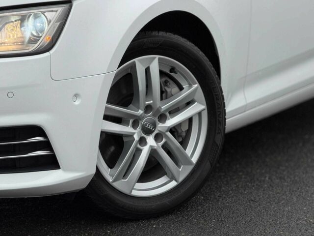 Белый Ауди А4, объемом двигателя 2 л и пробегом 91 тыс. км за 16800 $, фото 4 на Automoto.ua