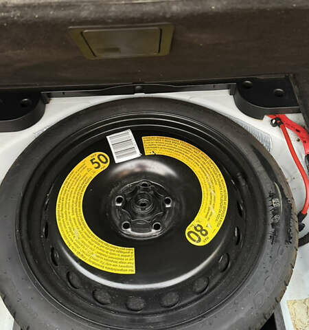 Белый Ауди А4, объемом двигателя 2 л и пробегом 336 тыс. км за 10700 $, фото 11 на Automoto.ua