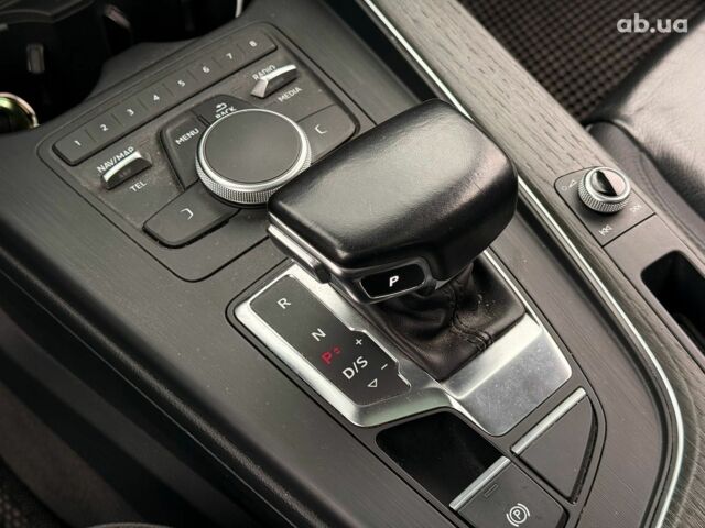 Білий Ауді А4, об'ємом двигуна 2 л та пробігом 143 тис. км за 18790 $, фото 19 на Automoto.ua