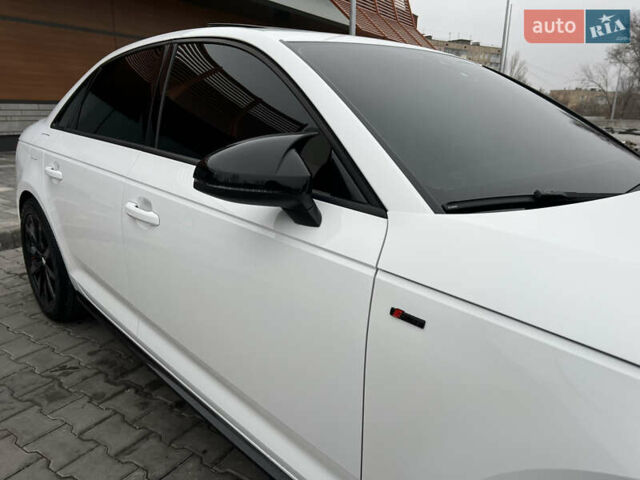 Білий Ауді А4, об'ємом двигуна 2 л та пробігом 84 тис. км за 20000 $, фото 14 на Automoto.ua