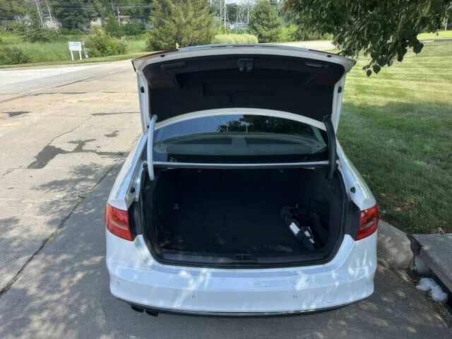 Білий Ауді А4, об'ємом двигуна 2 л та пробігом 70 тис. км за 5400 $, фото 9 на Automoto.ua