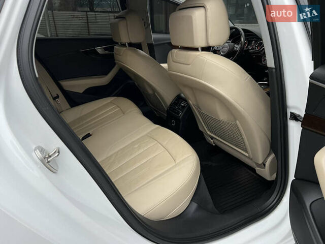 Білий Ауді А4, об'ємом двигуна 2 л та пробігом 84 тис. км за 20000 $, фото 52 на Automoto.ua