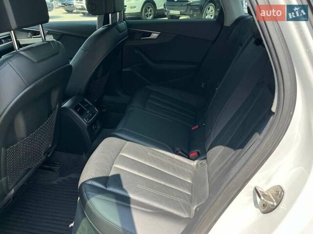 Білий Ауді А4, об'ємом двигуна 2 л та пробігом 169 тис. км за 16800 $, фото 14 на Automoto.ua