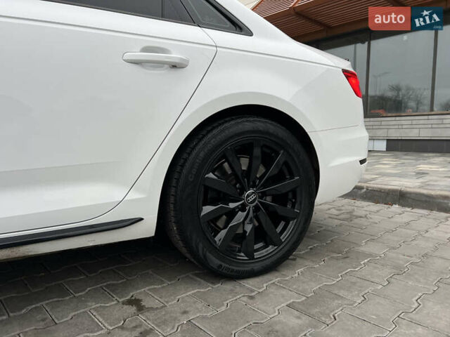 Білий Ауді А4, об'ємом двигуна 2 л та пробігом 84 тис. км за 20000 $, фото 8 на Automoto.ua