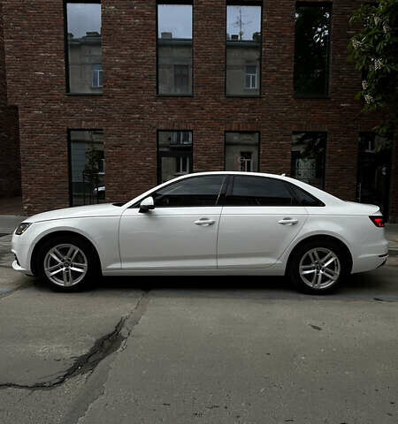 Белый Ауди А4, объемом двигателя 1.98 л и пробегом 144 тыс. км за 15300 $, фото 7 на Automoto.ua