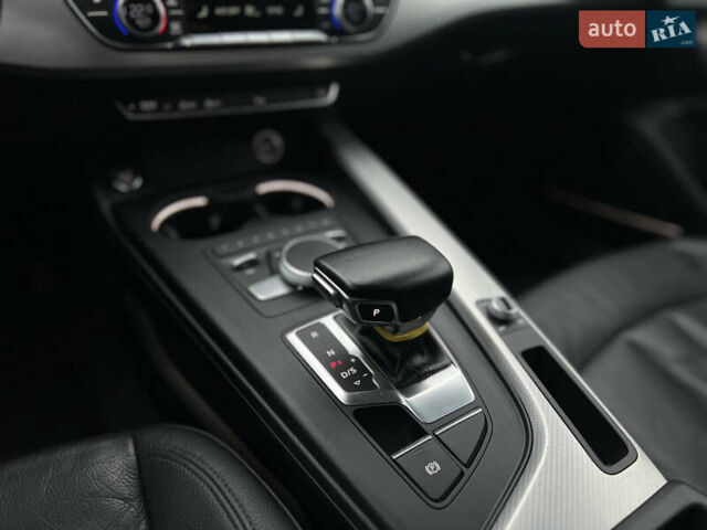 Білий Ауді А4, об'ємом двигуна 1.98 л та пробігом 195 тис. км за 18000 $, фото 31 на Automoto.ua