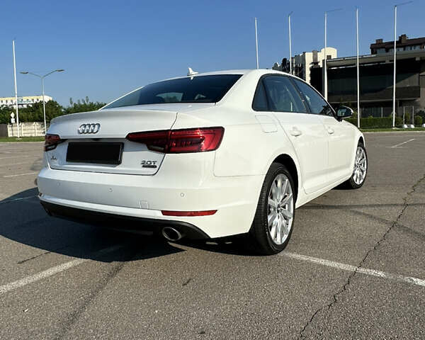 Белый Ауди А4, объемом двигателя 2 л и пробегом 173 тыс. км за 21000 $, фото 4 на Automoto.ua