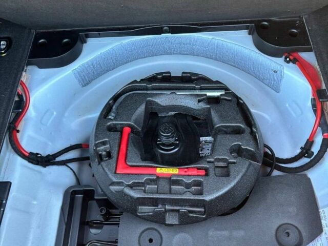 Белый Ауди А4, объемом двигателя 2 л и пробегом 121 тыс. км за 18800 $, фото 7 на Automoto.ua