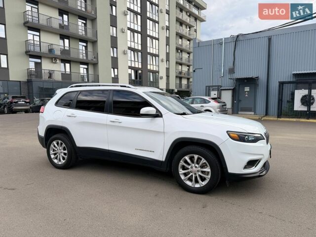 Білий Ауді А4, об'ємом двигуна 2 л та пробігом 178 тис. км за 18534 $, фото 3 на Automoto.ua