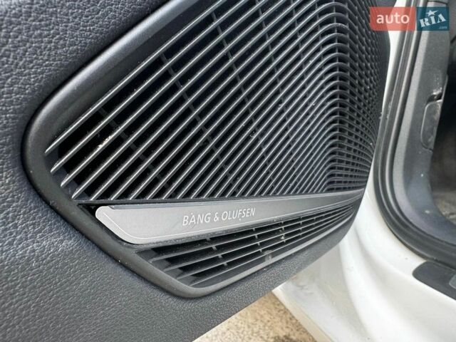 Белый Ауди А4, объемом двигателя 2 л и пробегом 156 тыс. км за 18990 $, фото 14 на Automoto.ua