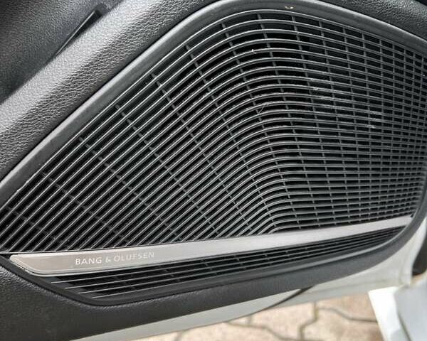 Белый Ауди А4, объемом двигателя 2 л и пробегом 130 тыс. км за 18000 $, фото 37 на Automoto.ua