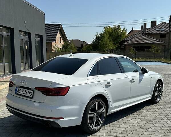 Белый Ауди А4, объемом двигателя 1.98 л и пробегом 172 тыс. км за 17000 $, фото 2 на Automoto.ua