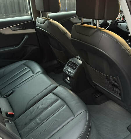 Белый Ауди А4, объемом двигателя 2 л и пробегом 336 тыс. км за 10700 $, фото 5 на Automoto.ua