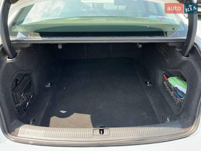 Білий Ауді А4, об'ємом двигуна 2 л та пробігом 169 тис. км за 16800 $, фото 9 на Automoto.ua
