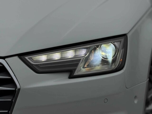 Белый Ауди А4, объемом двигателя 2 л и пробегом 91 тыс. км за 16800 $, фото 3 на Automoto.ua
