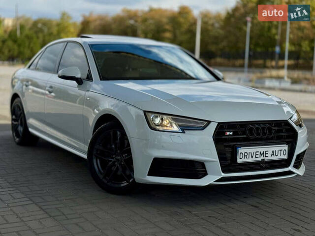 Белый Ауди А4, объемом двигателя 1.98 л и пробегом 173 тыс. км за 17299 $, фото 2 на Automoto.ua