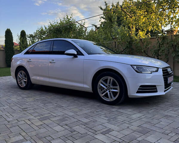 Білий Ауді А4, об'ємом двигуна 2 л та пробігом 209 тис. км за 16700 $, фото 3 на Automoto.ua