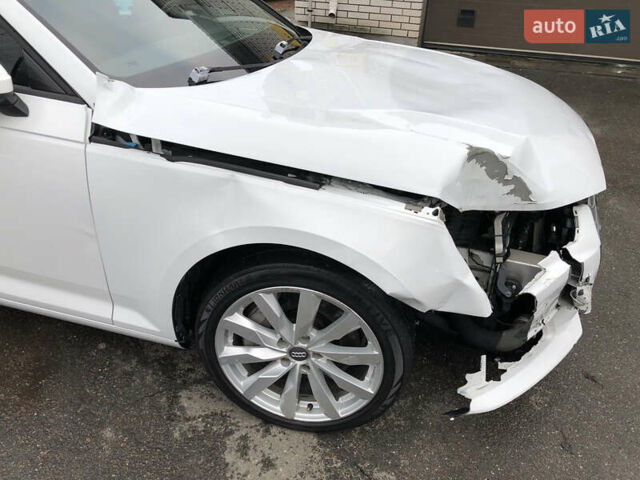 Білий Ауді А4, об'ємом двигуна 2 л та пробігом 173 тис. км за 12345 $, фото 8 на Automoto.ua
