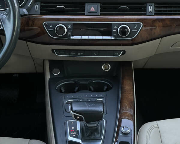 Белый Ауди А4, объемом двигателя 2 л и пробегом 205 тыс. км за 15900 $, фото 32 на Automoto.ua