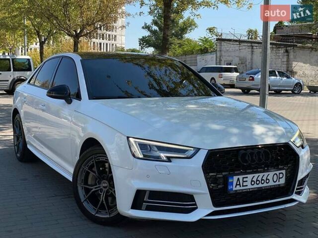 Білий Ауді А4, об'ємом двигуна 1.98 л та пробігом 112 тис. км за 19900 $, фото 3 на Automoto.ua