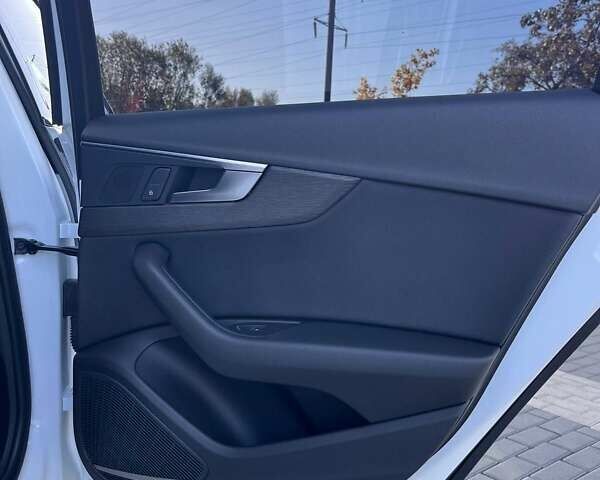 Белый Ауди А4, объемом двигателя 1.98 л и пробегом 162 тыс. км за 19200 $, фото 11 на Automoto.ua