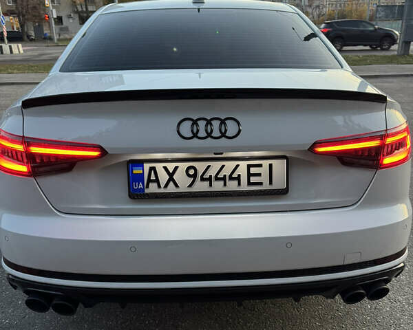 Белый Ауди А4, объемом двигателя 1.98 л и пробегом 65 тыс. км за 25000 $, фото 8 на Automoto.ua