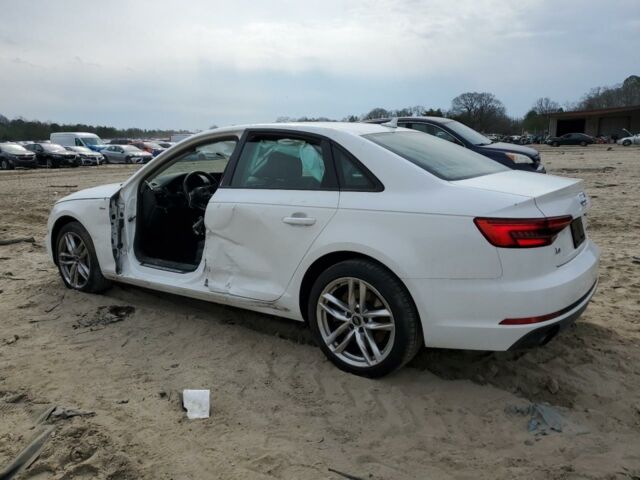 Белый Ауди А4, объемом двигателя 2 л и пробегом 185 тыс. км за 12300 $, фото 3 на Automoto.ua