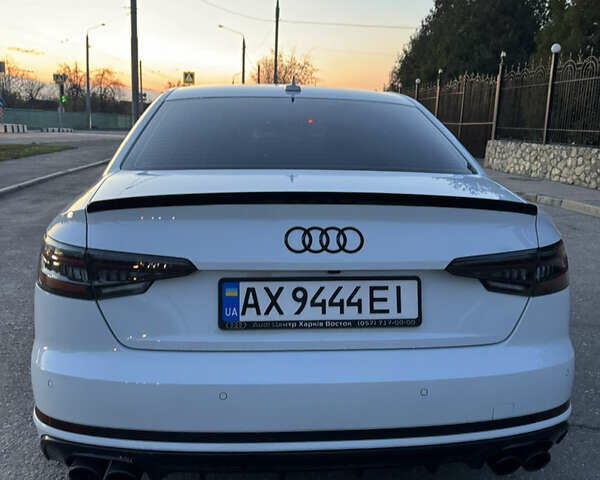 Белый Ауди А4, объемом двигателя 1.98 л и пробегом 65 тыс. км за 25000 $, фото 34 на Automoto.ua