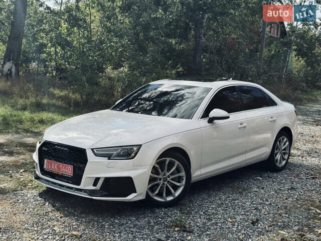 Белый Ауди А4, объемом двигателя 1.98 л и пробегом 170 тыс. км за 17500 $, фото 2 на Automoto.ua