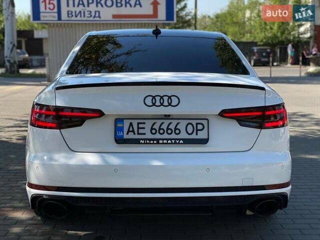 Білий Ауді А4, об'ємом двигуна 1.98 л та пробігом 112 тис. км за 19900 $, фото 8 на Automoto.ua
